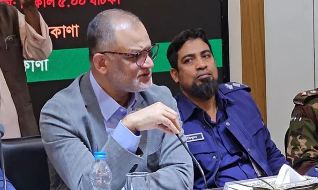 পদ্মা সেতুর দায় মেটাতে গিয়ে চালের দাম কেজিতে ২০ টাকা বেড়েছে: বাণিজ্য উপদেষ্টা